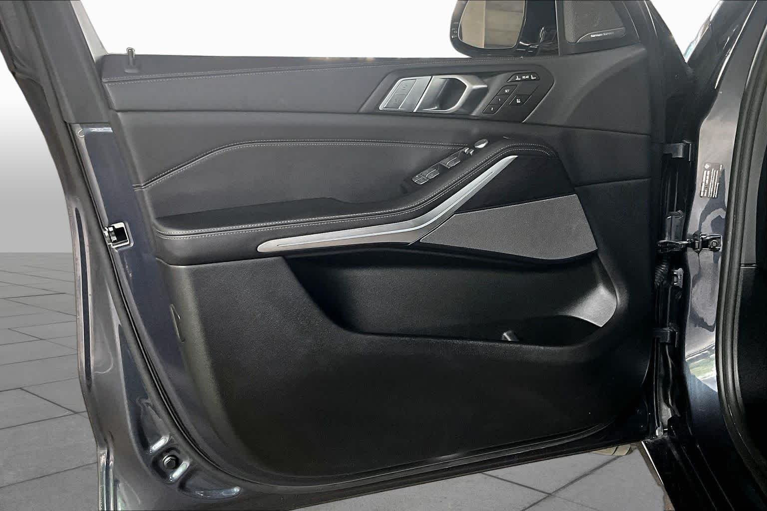 Used 2021 Arctic Grey Metallic BMW xDrive40i image 20