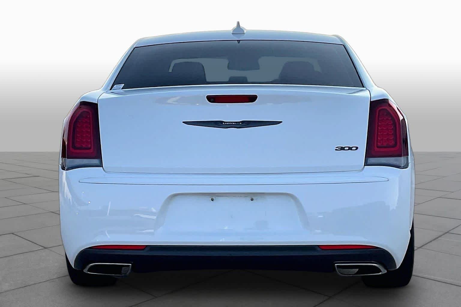 Used 2021 Bright White Clearcoat Chrysler Touring image 4