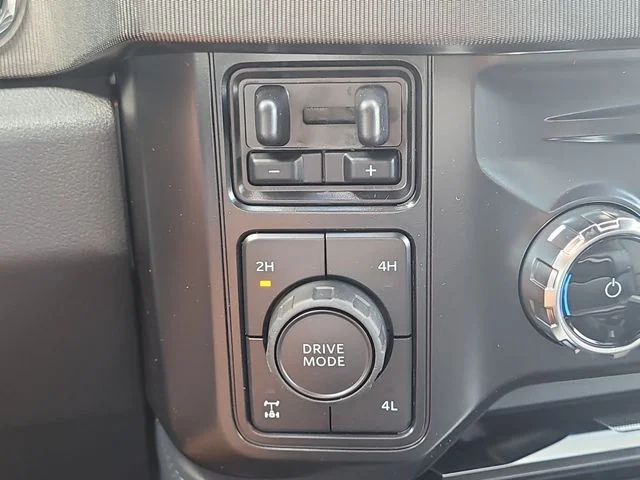 New 2026 Gray Metallic Ford Platinum image 29