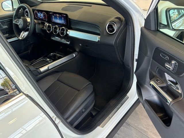 New 2026 Polar White Mercedes-Benz GLB 250 image 53
