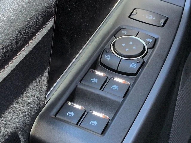 New 2026 Glacier Gray Metallic Tri-Coat Ford F-250® Lariat® image 25
