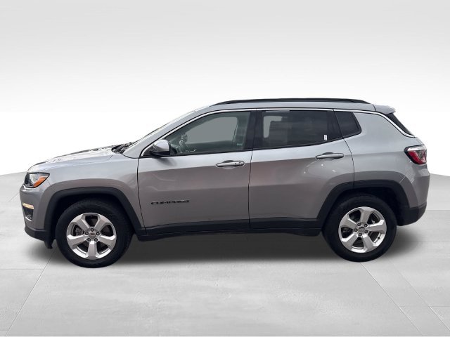 Used 2020 Silver Jeep Latitude image 2