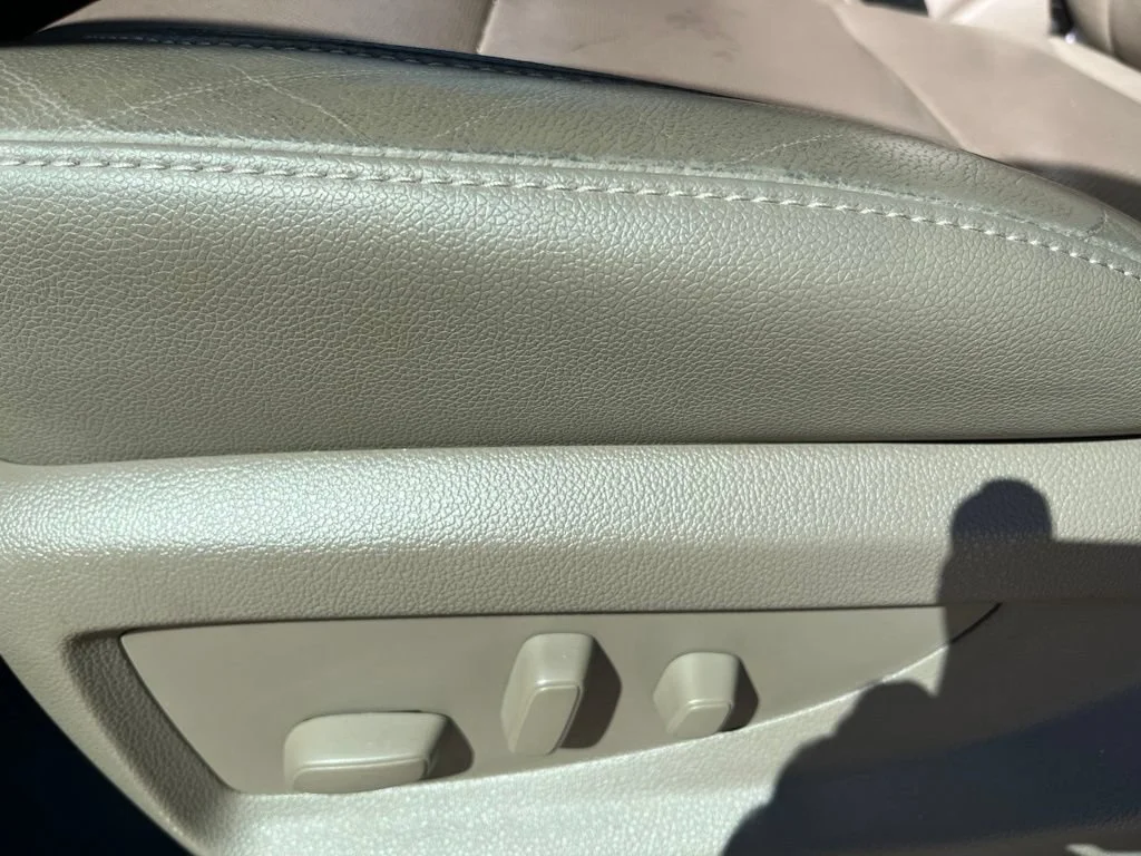 Used 2019 IRIDESCENT PEARL TRICOAT Chevrolet Premier image 12