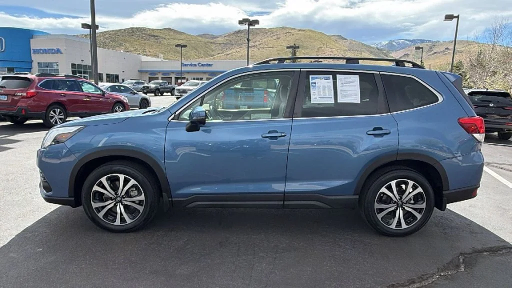 Used 2023 Horizon Blue Subaru Limited image 6