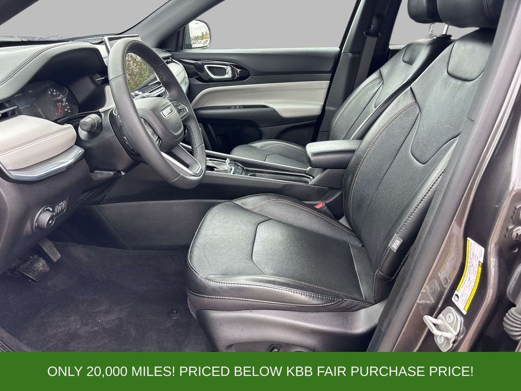 Used 2023 Gray Jeep Limited image 9