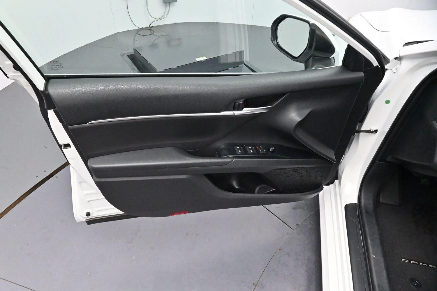 Used 2020 Super White Toyota LE image 9