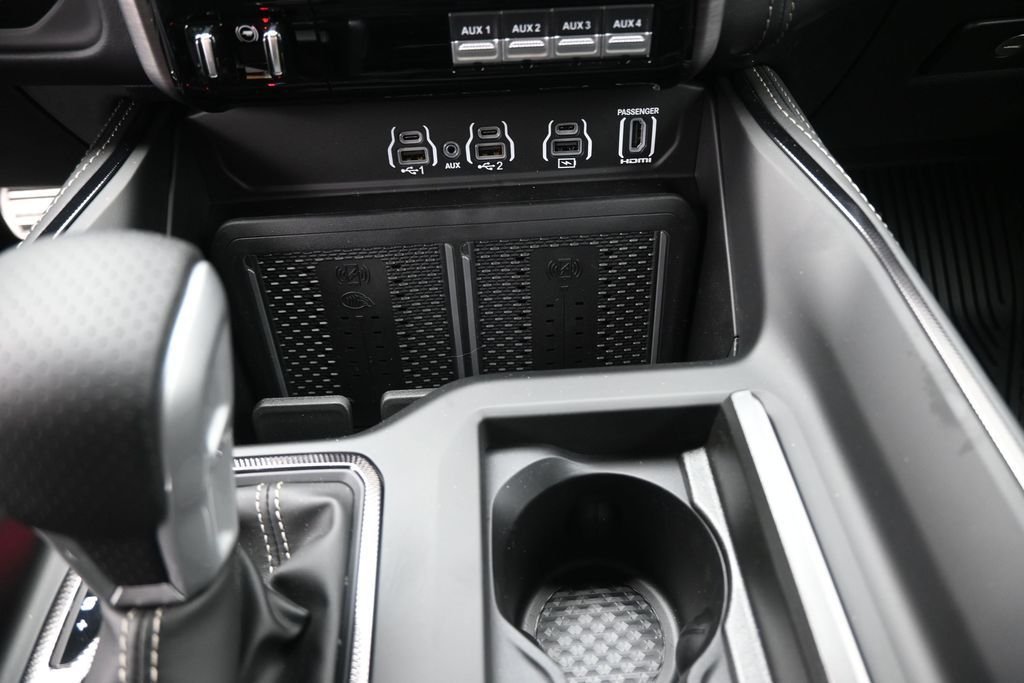New 2026 Diamond Black Crystal Pearl-Coat Exterior Paint RAM RHO image 3