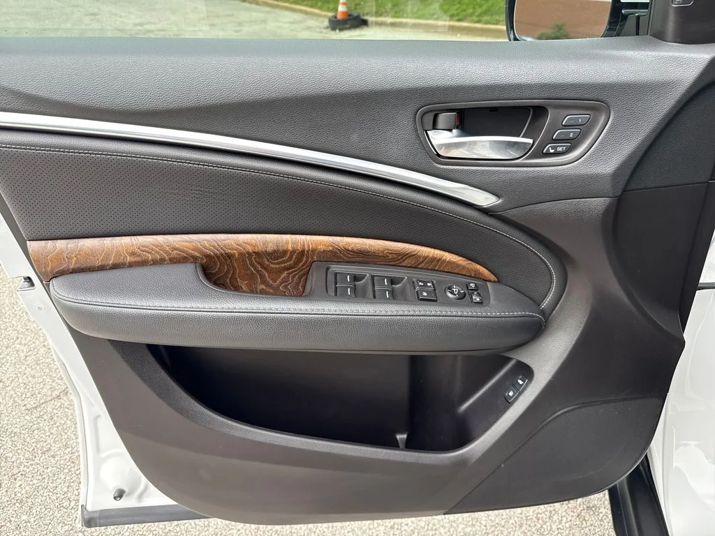 Used 2020  Acura Technology image 13