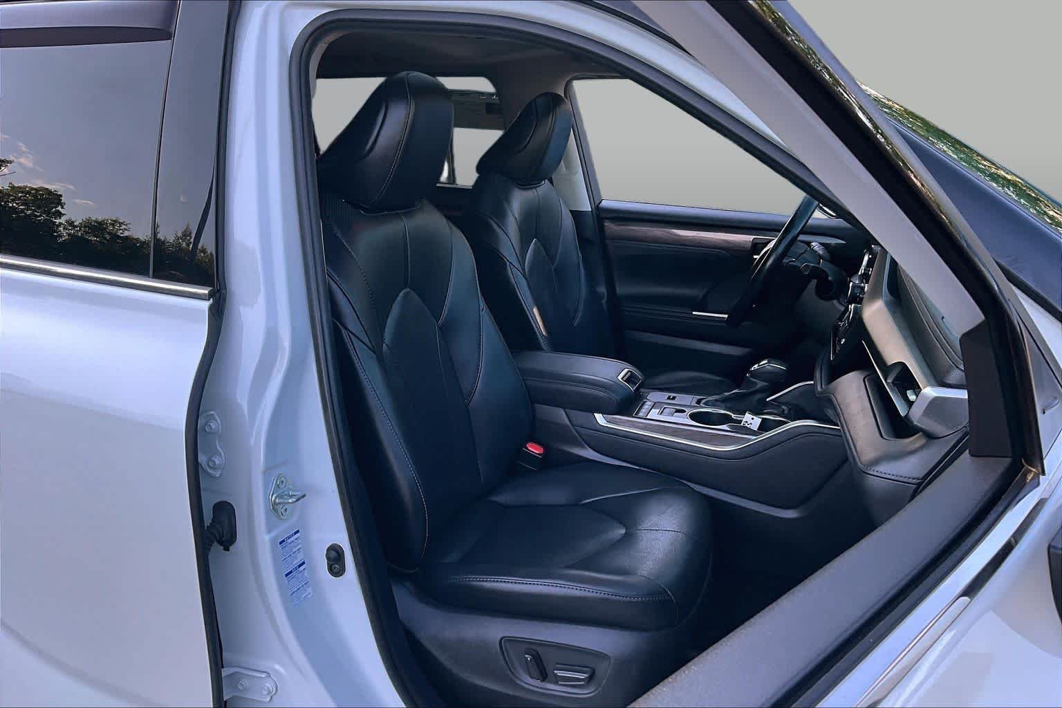 Used 2021 Blizzard Pearl Toyota Hybrid Limited image 8