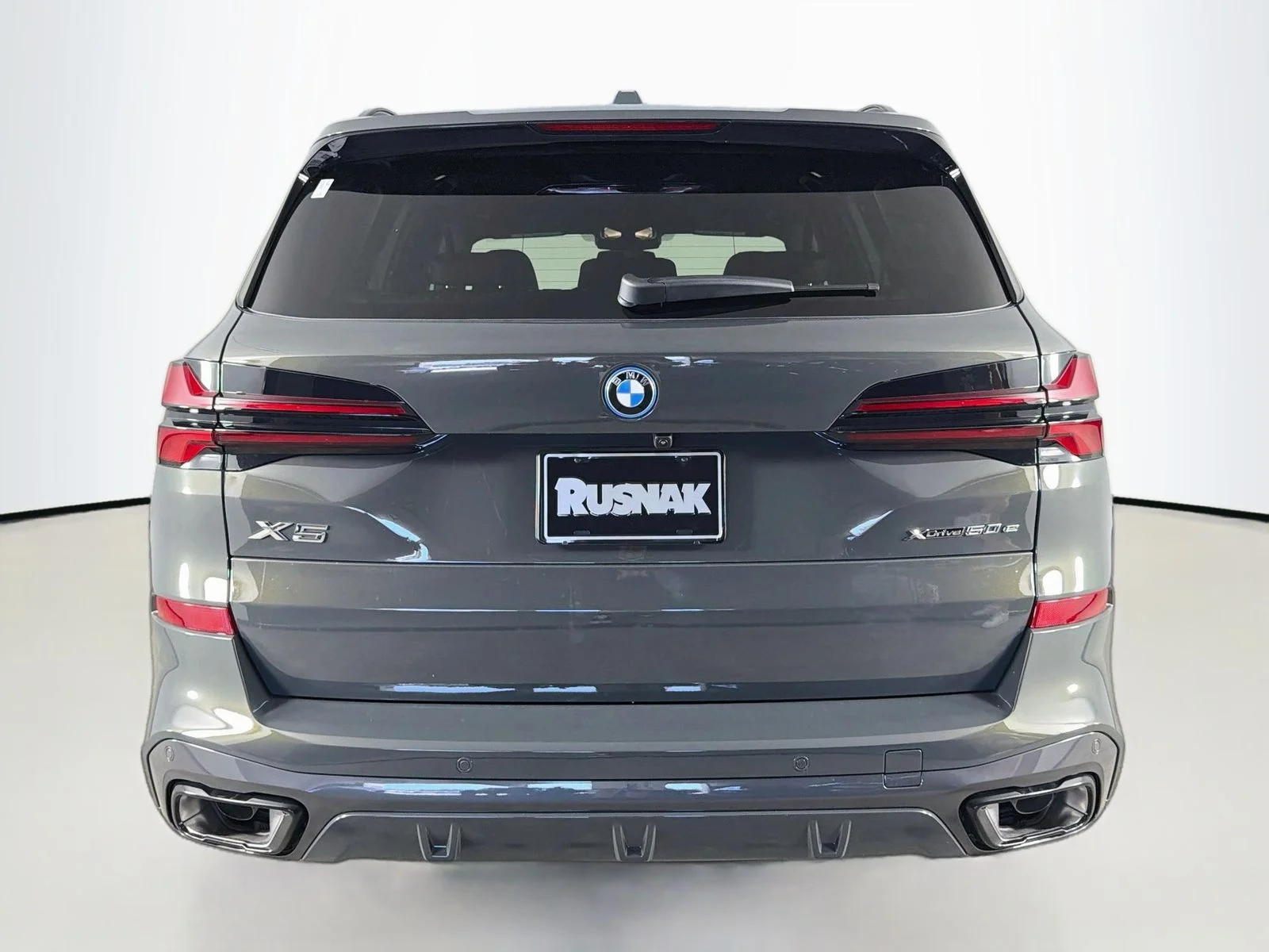 New 2026 Dravit Grey Metallic BMW xDrive50e image 6