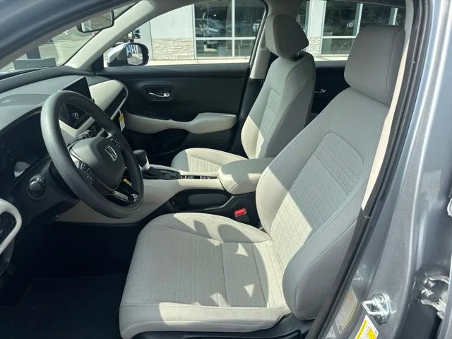 Certified Used 2023 Lunar Silver Metallic Honda LX image 19
