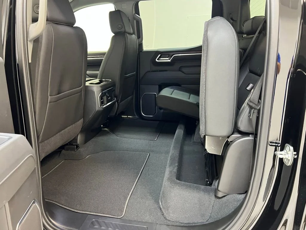 New 2026 Onyx Black GMC SLT image 28