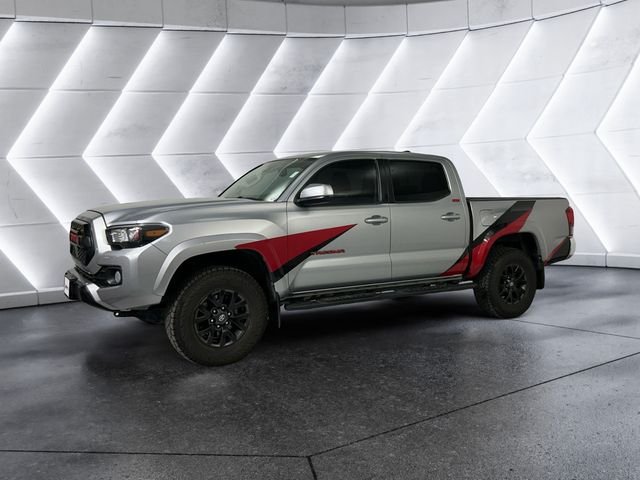 Used 2021 Silver Toyota SR5 image 3