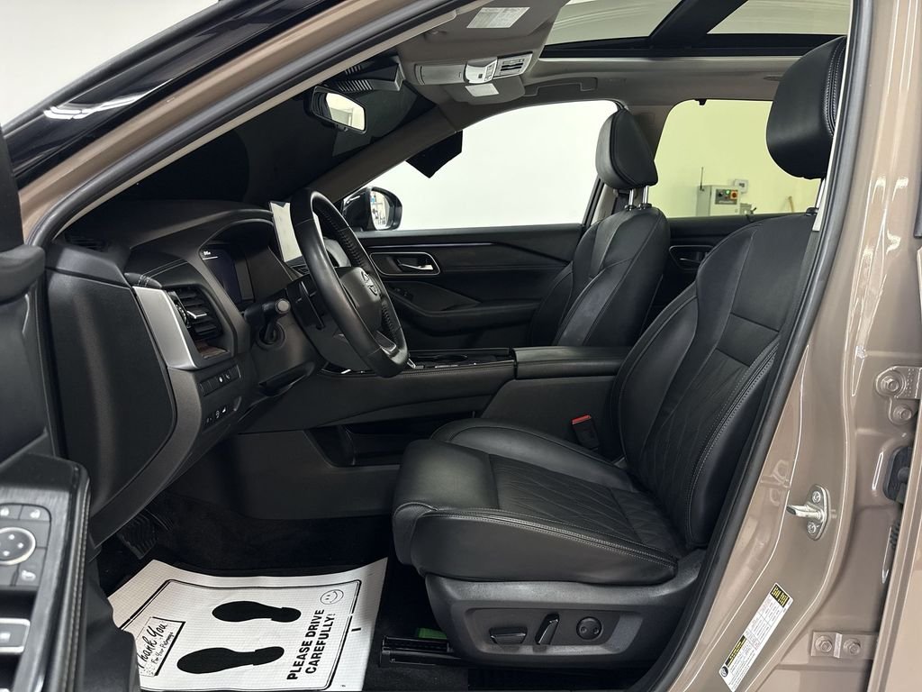 Certified Used 2025 Super Black Nissan Platinum image 12