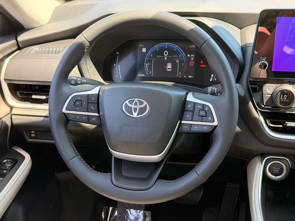 Used 2025 Black Toyota XLE image 19