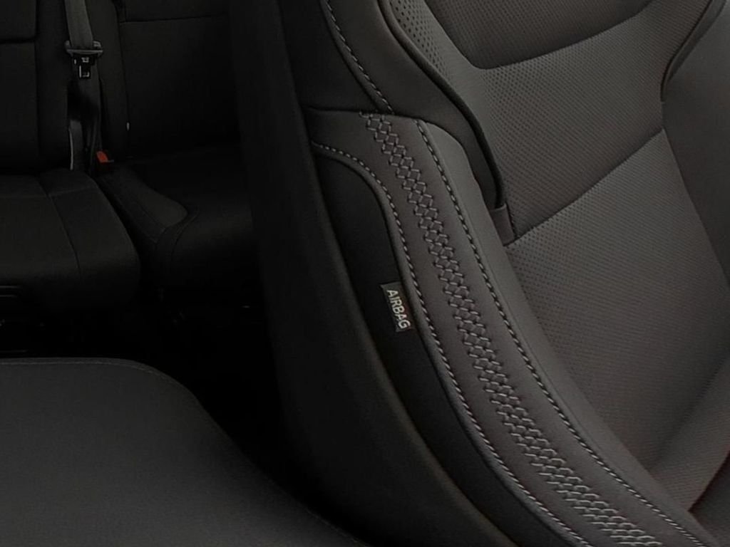 2025 Volvo EX90 Plus - Photo 34