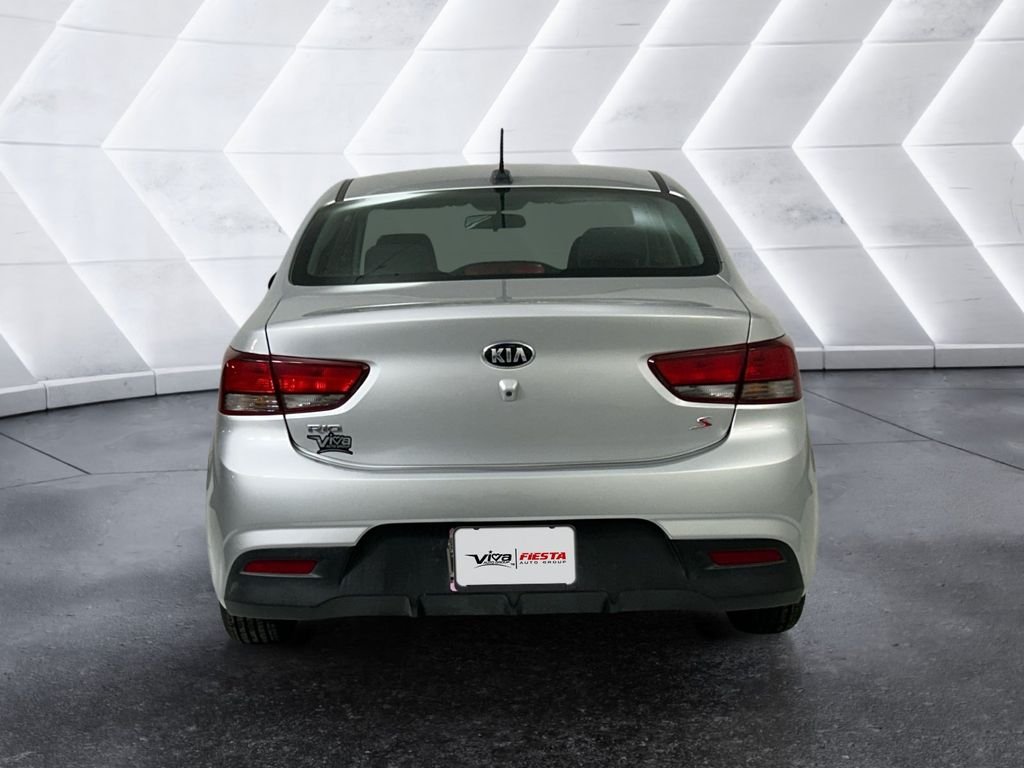 Used 2019 Silver Kia S image 5