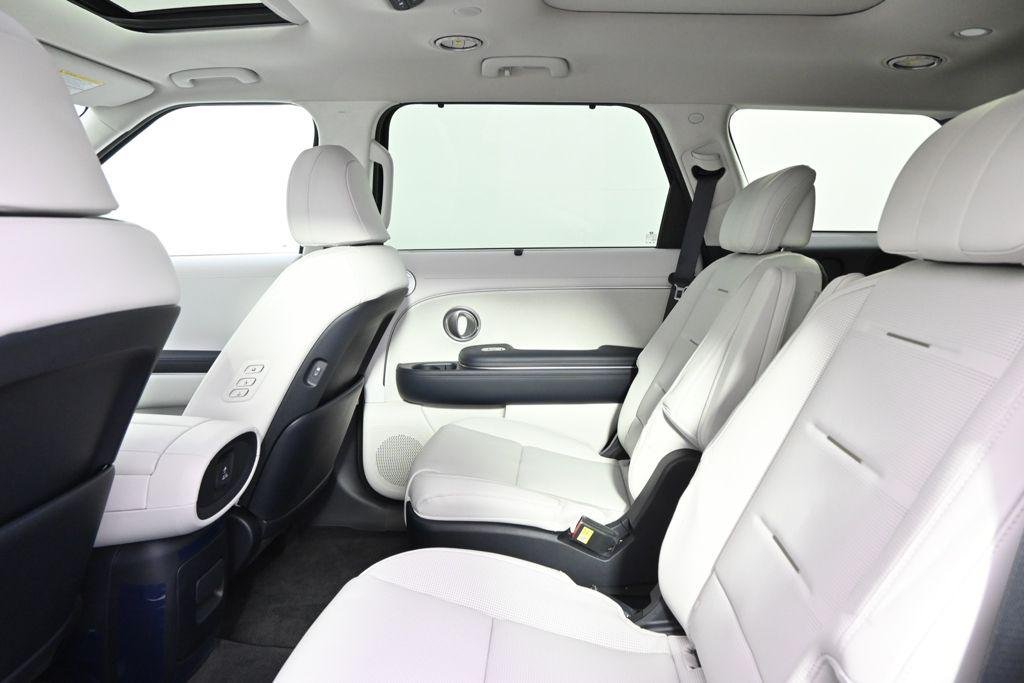 New 2026 Abyss Black Hyundai Calligraphy AWD image 21