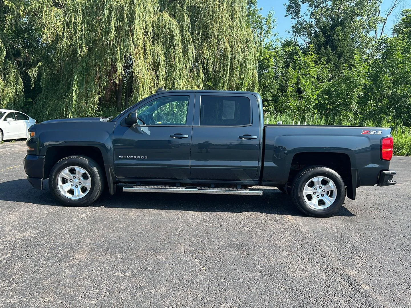Used 2018 Graphite Metallic Chevrolet LT image 14