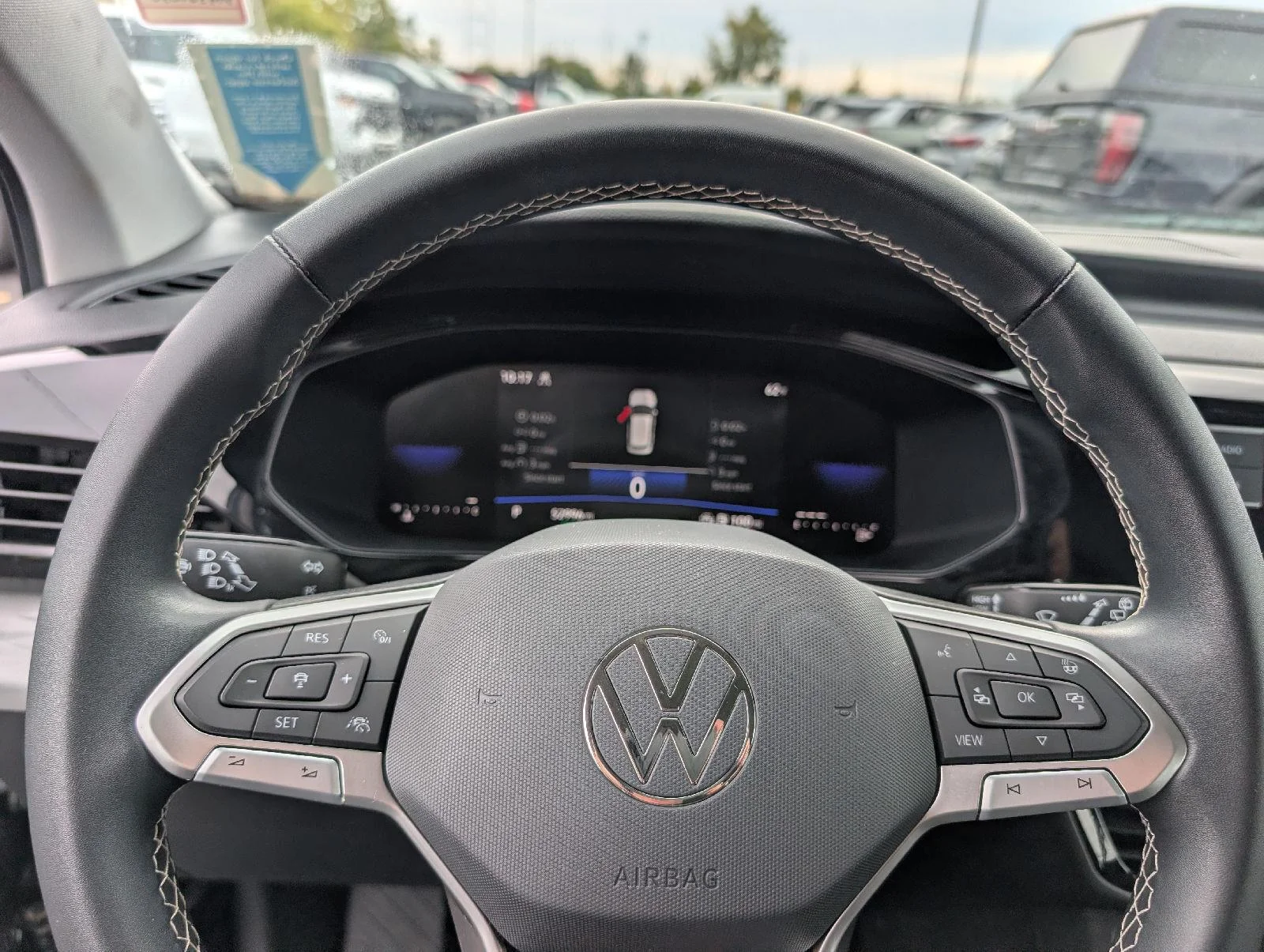 Used 2023  Volkswagen S image 13