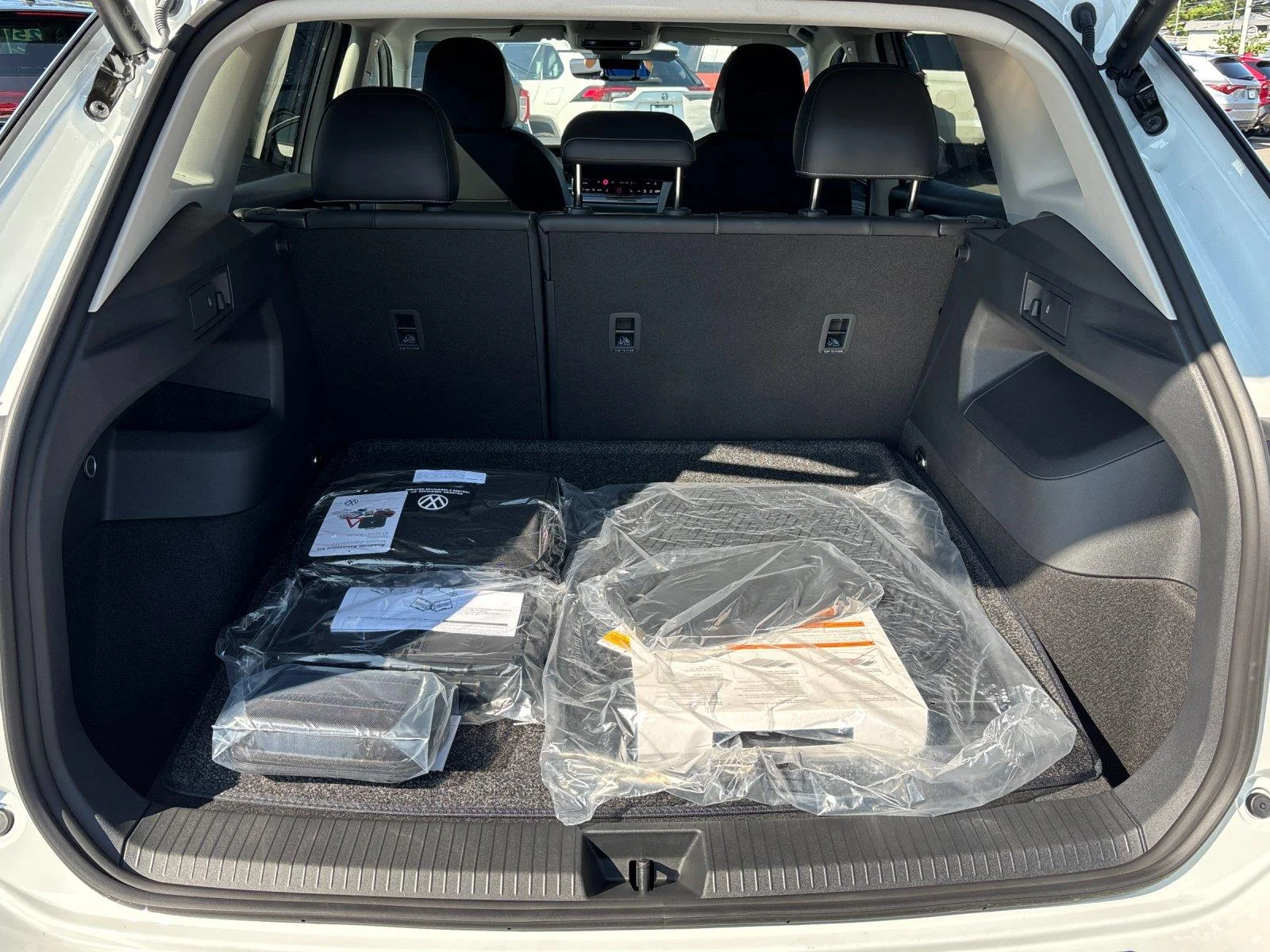 New 2026 Pure White Volkswagen SE image 35