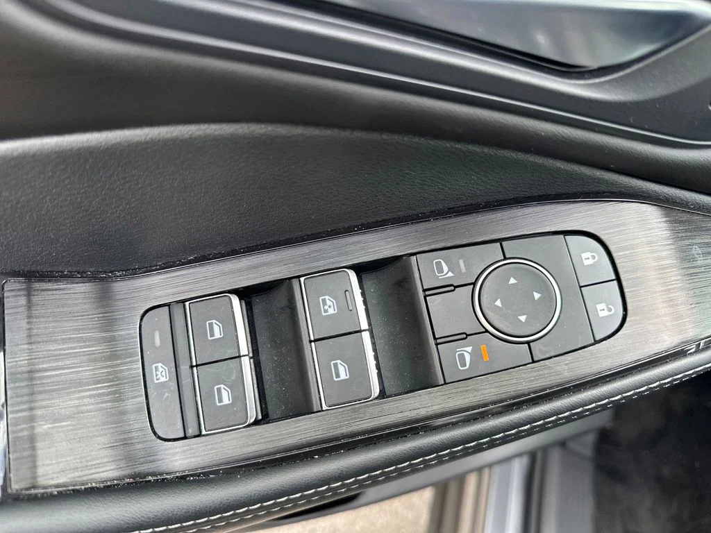 Used 2025 Gray Nissan SL image 46