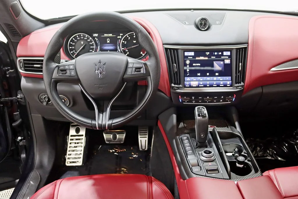 Used 2022 Black Maserati Modena image 15