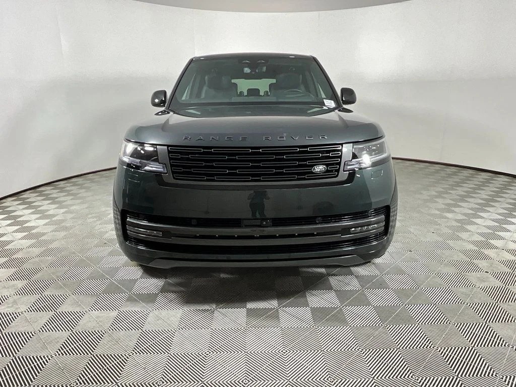 New 2026 Belgravia Green Land Rover Autobiography image 8