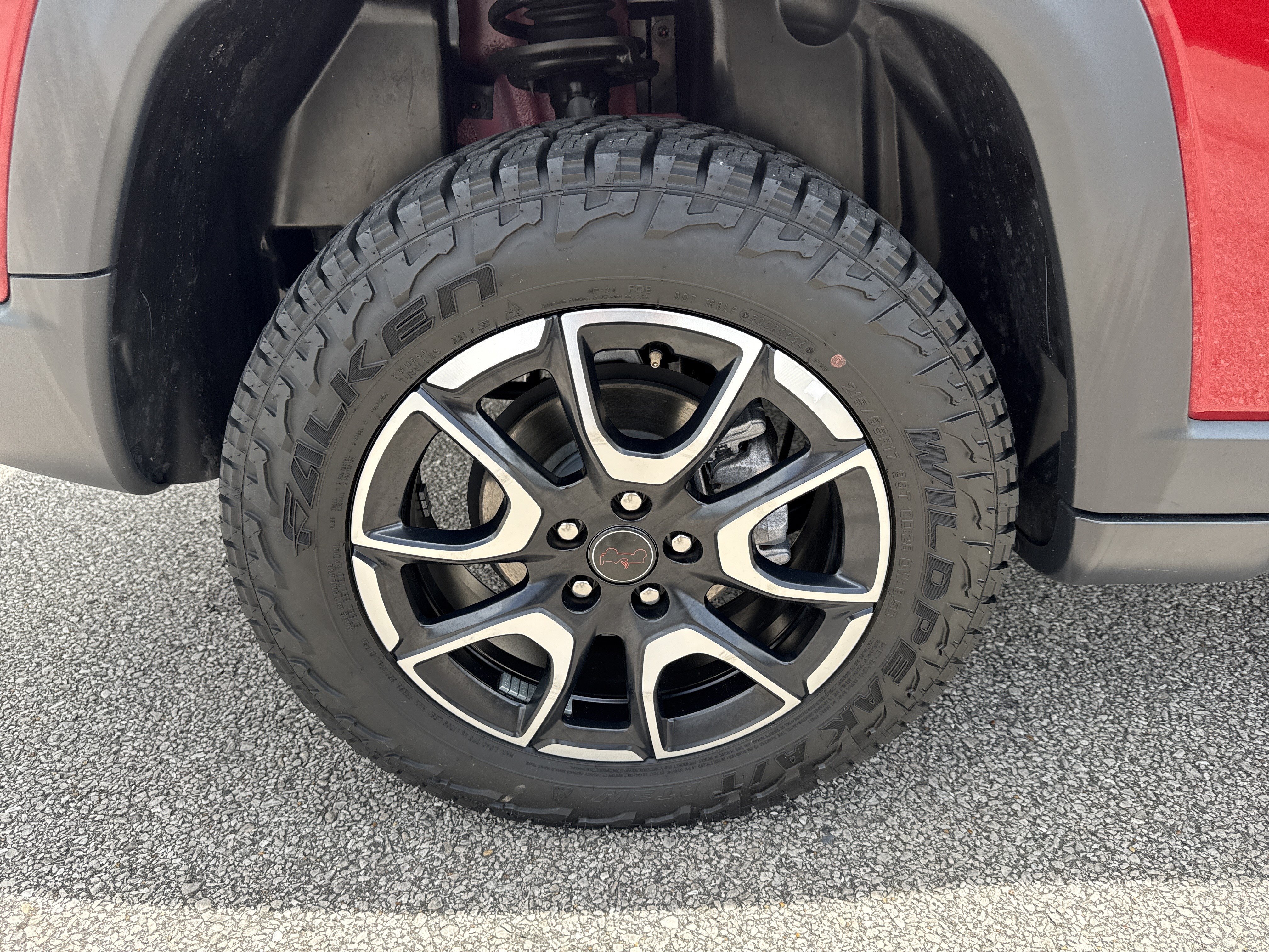 Used 2025 Red Hot Pearlcoat Jeep Trailhawk image 15