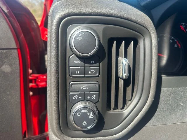 Used 2022 Red Chevrolet Custom image 28