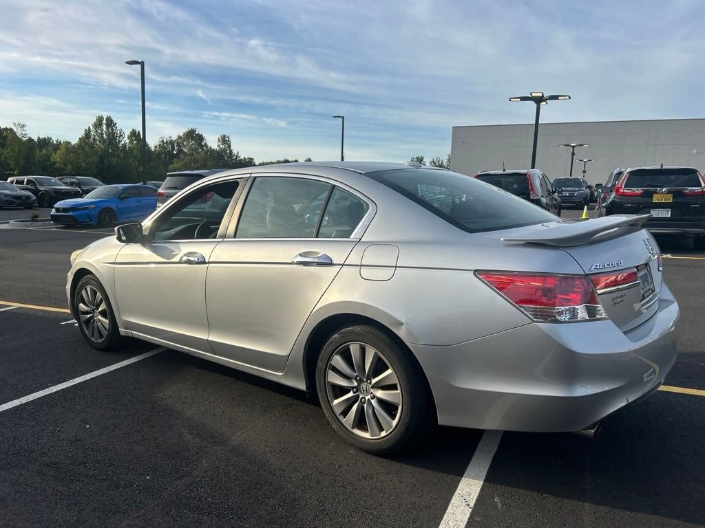 Used 2012 Alabaster Silver Metallic Honda EX-L image 4
