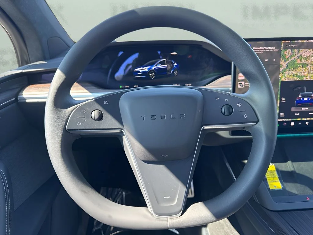 Used 2024  Tesla Base image 15