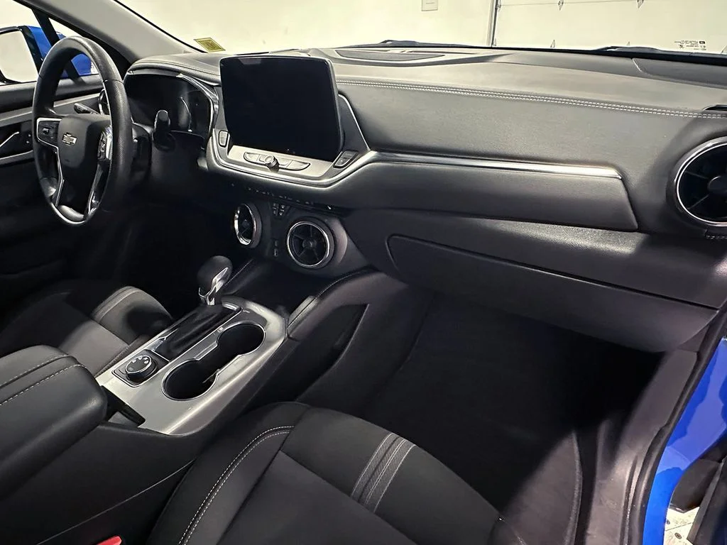 Used 2025 Blue Chevrolet LT image 26