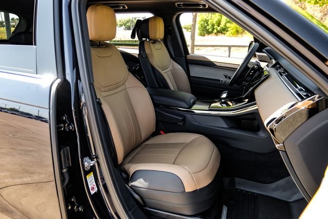 New 2026  Land Rover Dynamic SE image 42