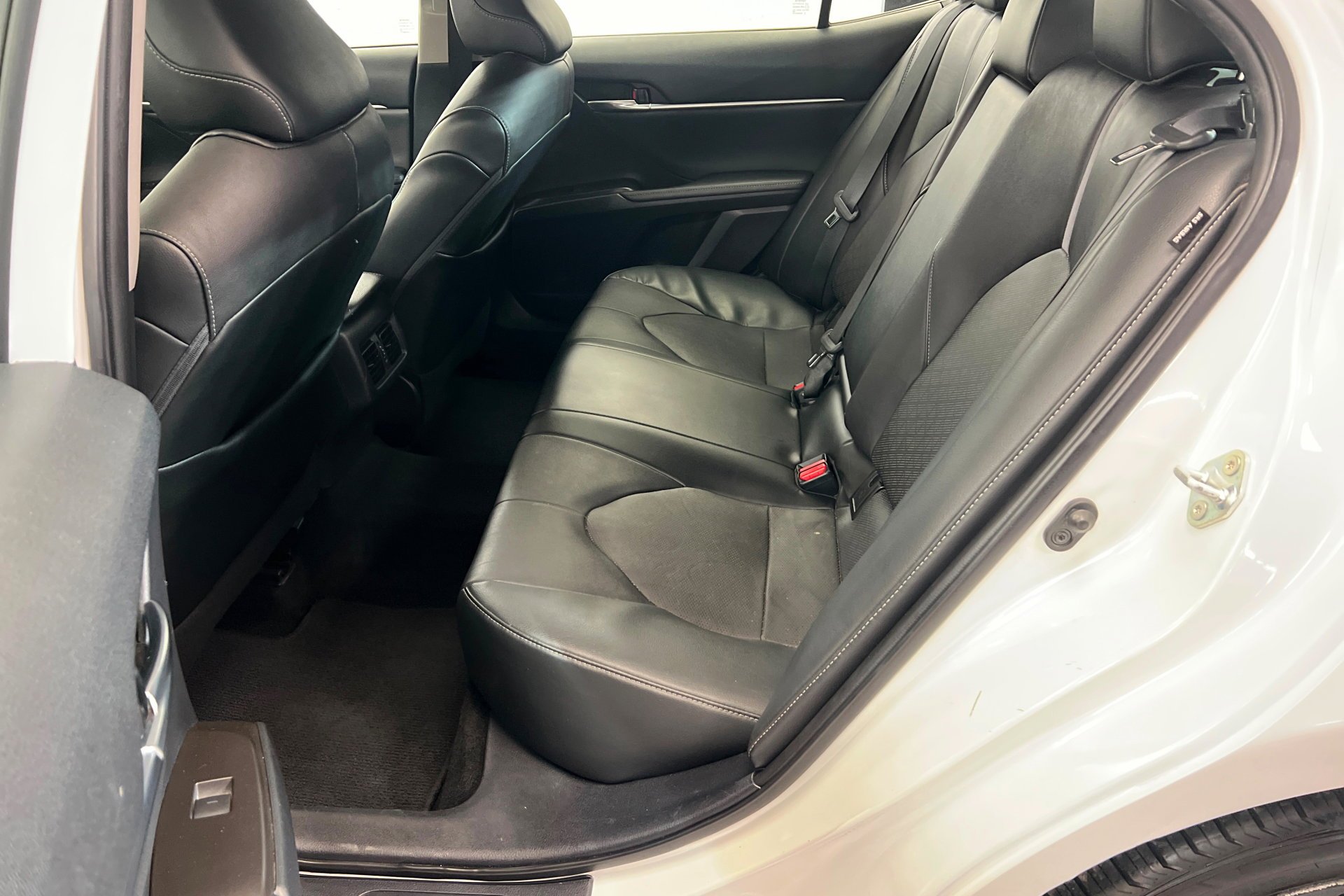 Used 2021  Toyota XSE image 22