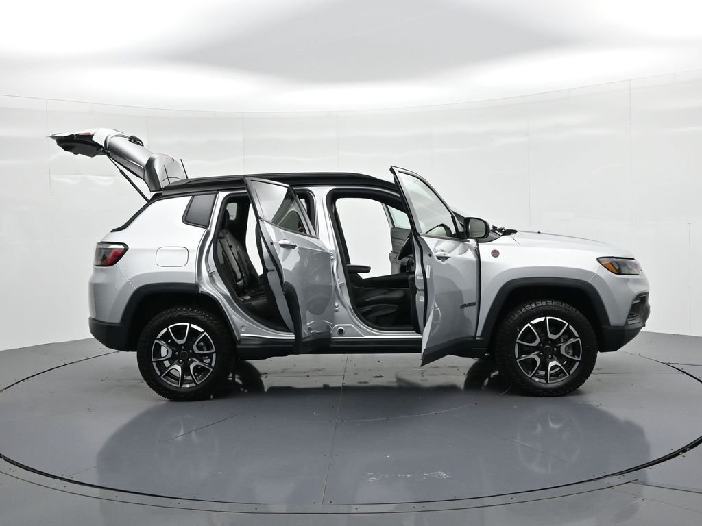 2025 Jeep Compass Trailhawk - Photo 24