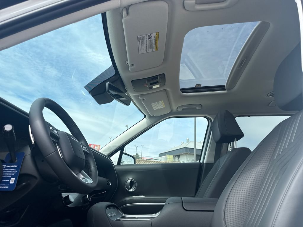 New 2026 White Hyundai SEL Premium image 21