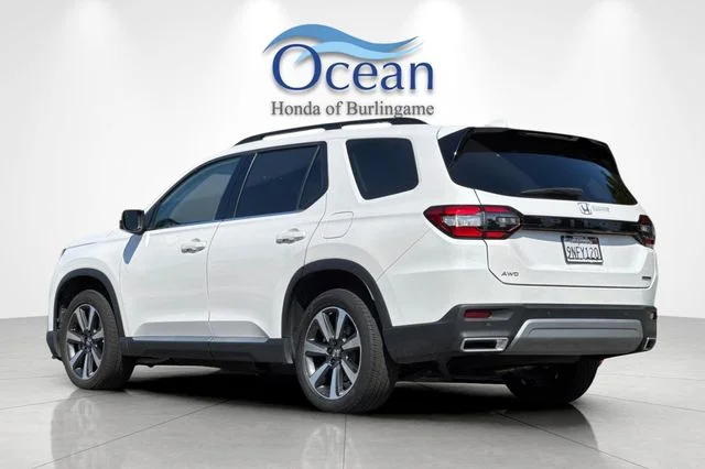 Certified Used 2025 Platinum White Pearl Honda Touring image 6