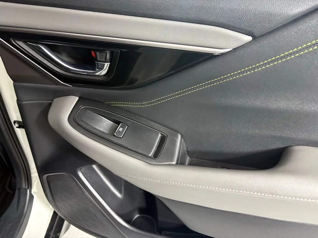 Used 2025 Crystal White Pearl Subaru Onyx Edition image 16