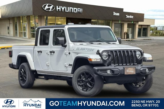 2022 Jeep Gladiator Sport