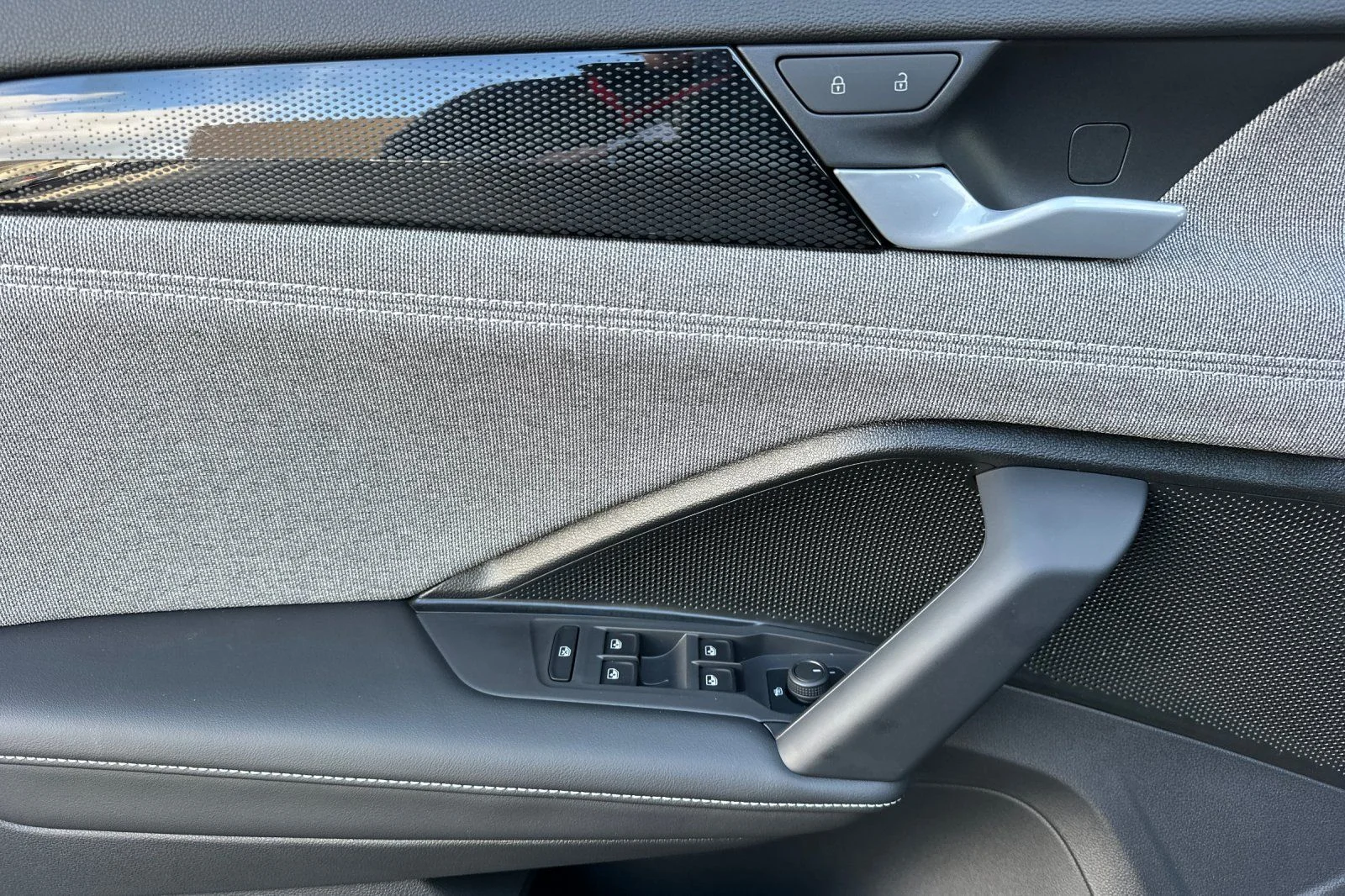 2026 Volkswagen Tiguan S - Photo 10