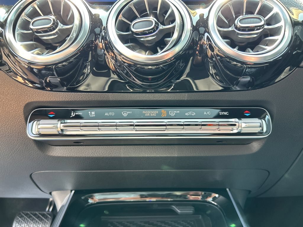 New 2026 Polar White Mercedes-Benz GLA 250 image 55