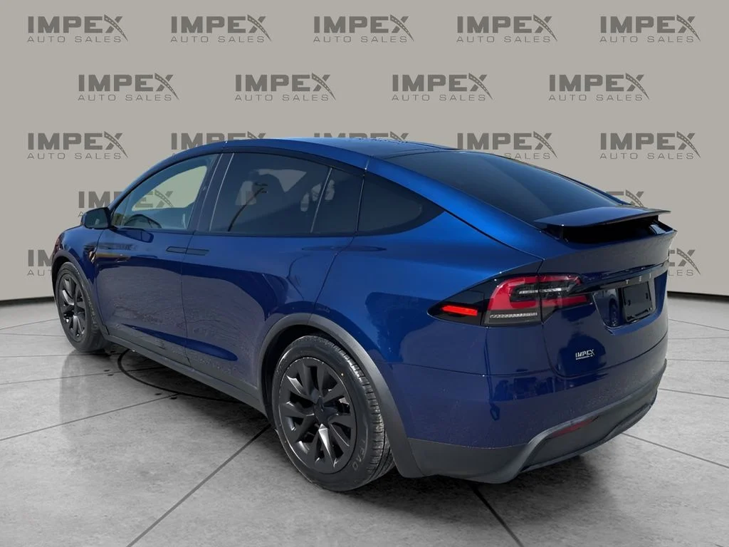 Used 2024  Tesla Base image 3