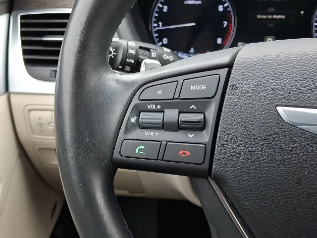 Used 2016 Blue Hyundai 3.8 image 22
