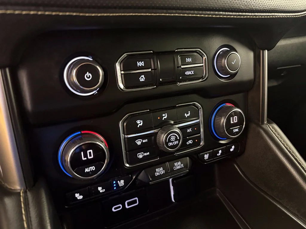 Used 2023 Green Chevrolet Premier image 31