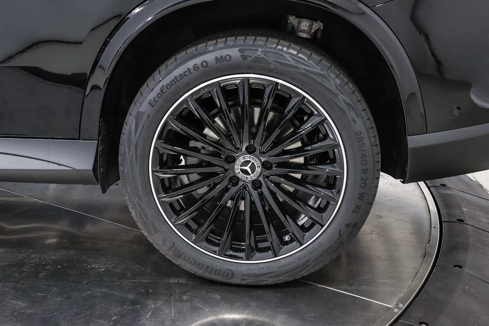 New 2027 Black Mercedes-Benz GLC 300 image 10