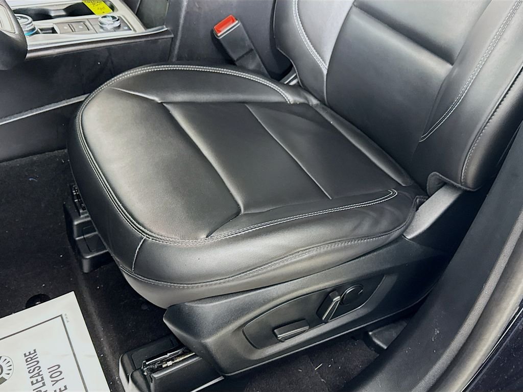 Used 2024 Agate Black Metallic Ford XLT image 22