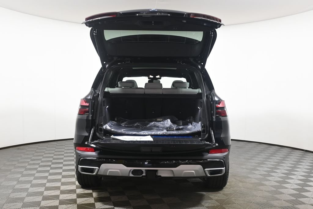 New 2026 Black Sapphire Metallic BMW xDrive50e image 34