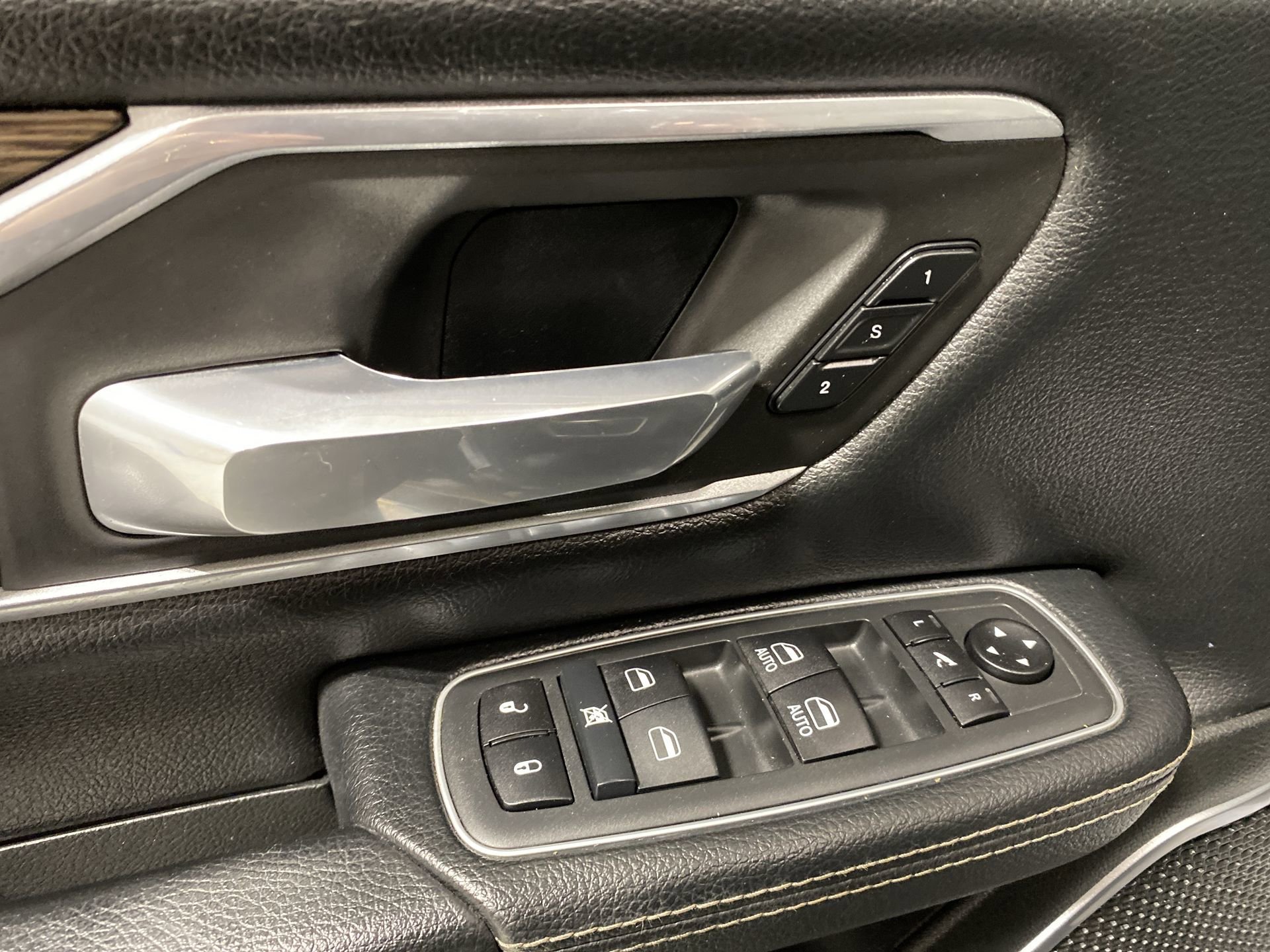 Used 2020 Granite Crystal Metallic Clearcoat  Ram Laramie image 22