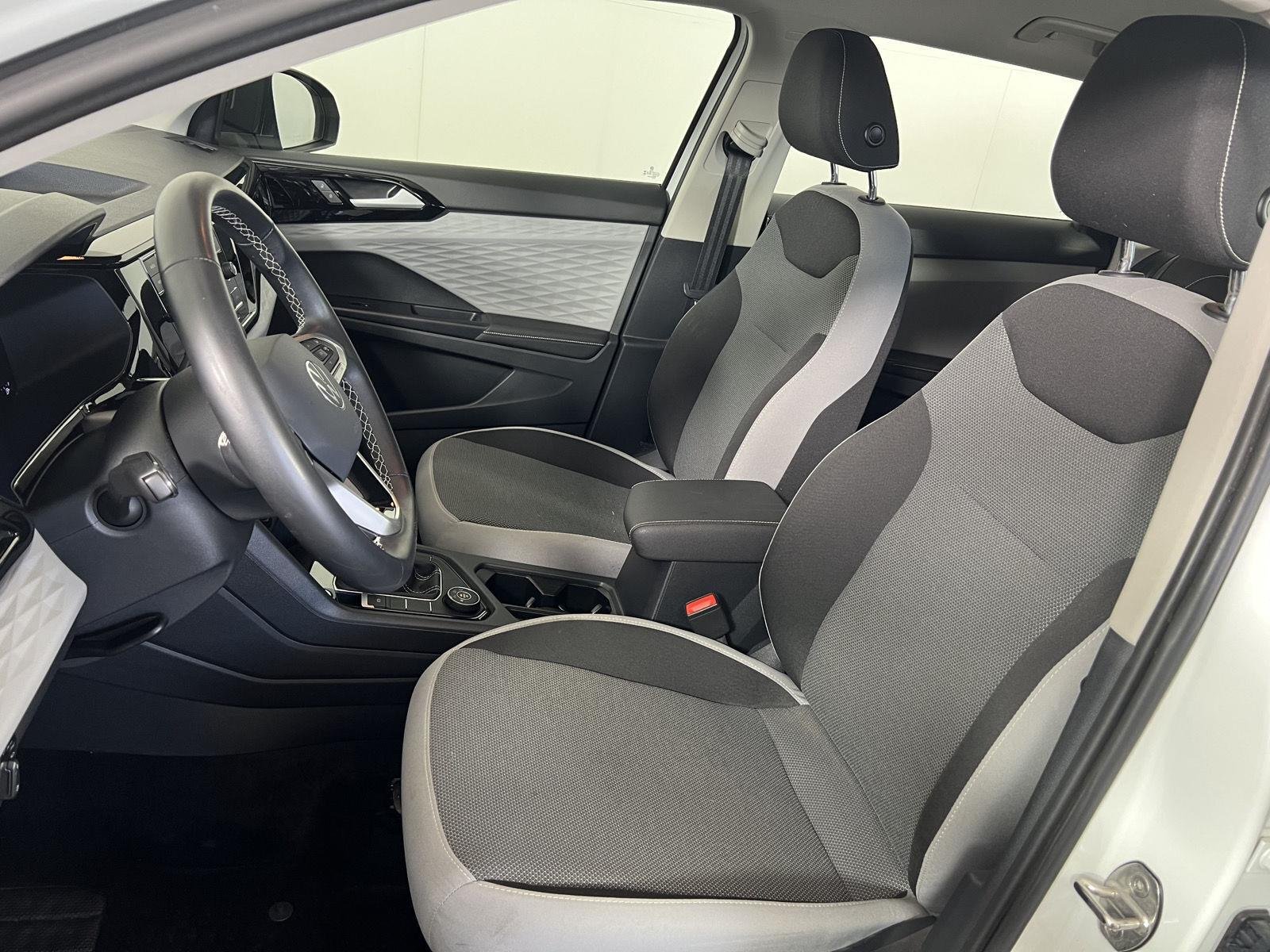 Used 2024 Pure White Volkswagen S image 4